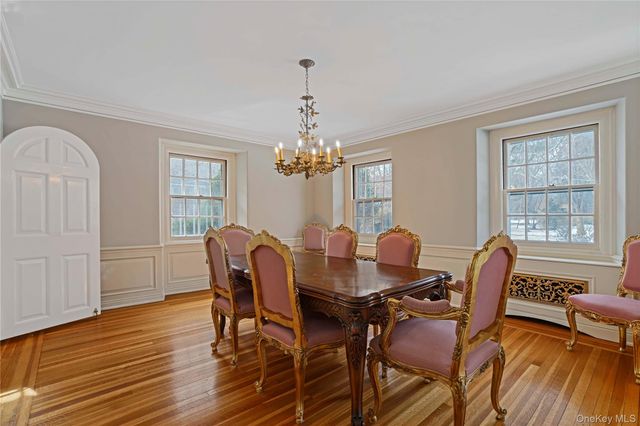 650 Ely Avenue, Pelham, NY 10803