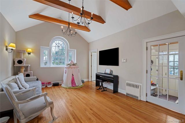 650 Ely Avenue, Pelham, NY 10803