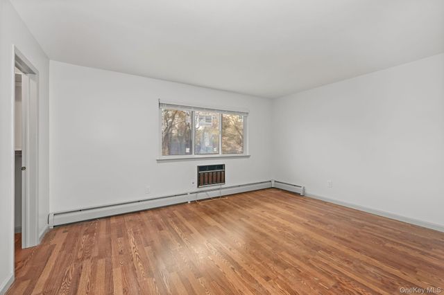 105 Coachlight Square, Montrose, NY 10548