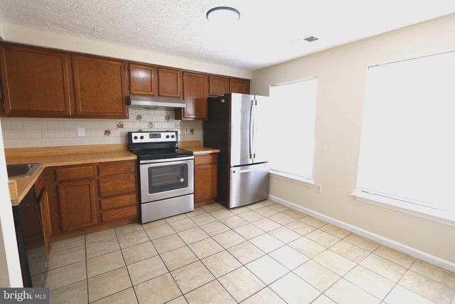 2086 TANGLEWOOD DR, Waldorf, MD 20601