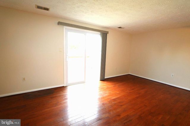 2086 TANGLEWOOD DR, Waldorf, MD 20601