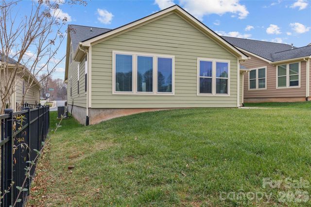 129 Johnson Manor Street, Mooresville, NC 28115