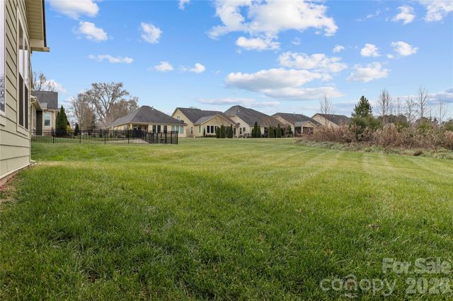 129 Johnson Manor Street, Mooresville, NC 28115