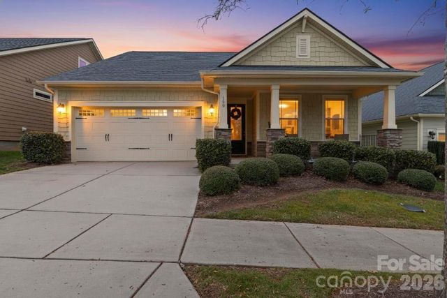 129 Johnson Manor Street, Mooresville, NC 28115