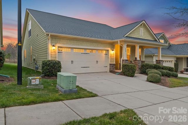 129 Johnson Manor Street, Mooresville, NC 28115