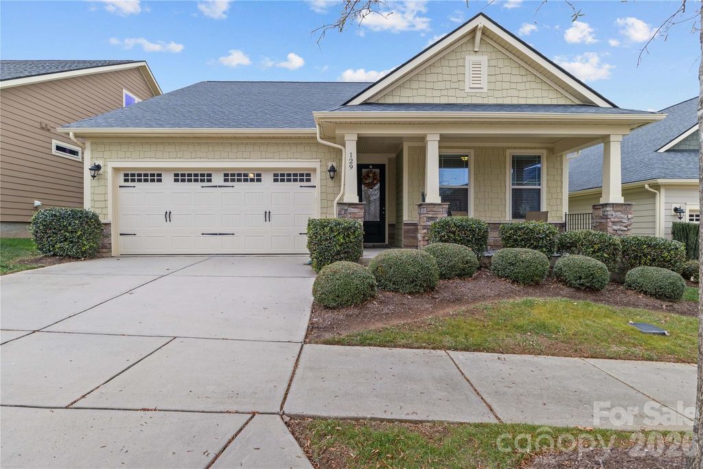 129 Johnson Manor Street, Mooresville, NC 28115