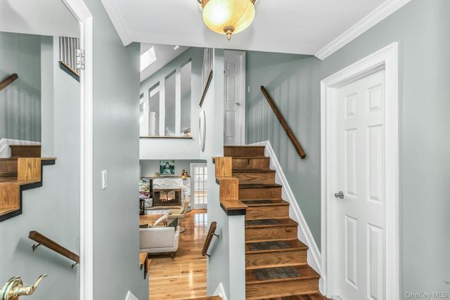 9 Cold Spring Hills Road, Huntington, NY 11743