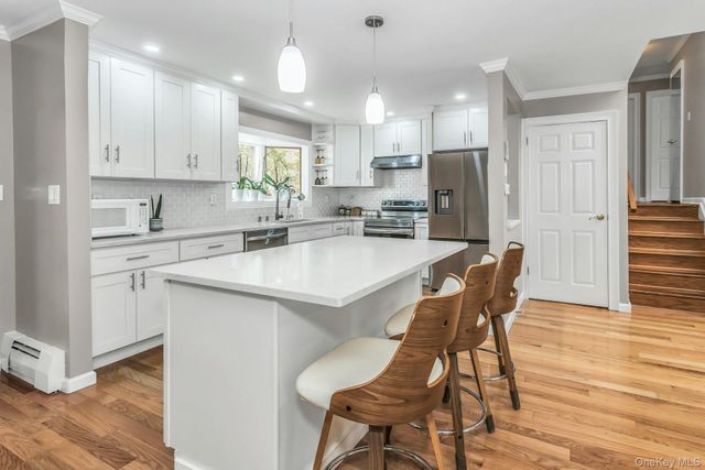 9 Cold Spring Hills Road, Huntington, NY 11743