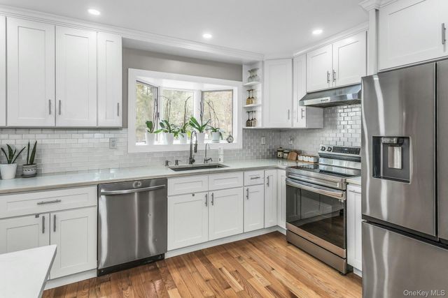 9 Cold Spring Hills Road, Huntington, NY 11743