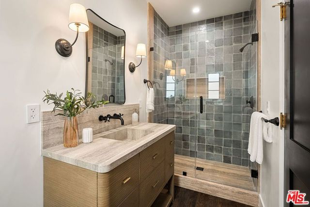 341 S Roxbury Drive, Beverly Hills, CA 90212