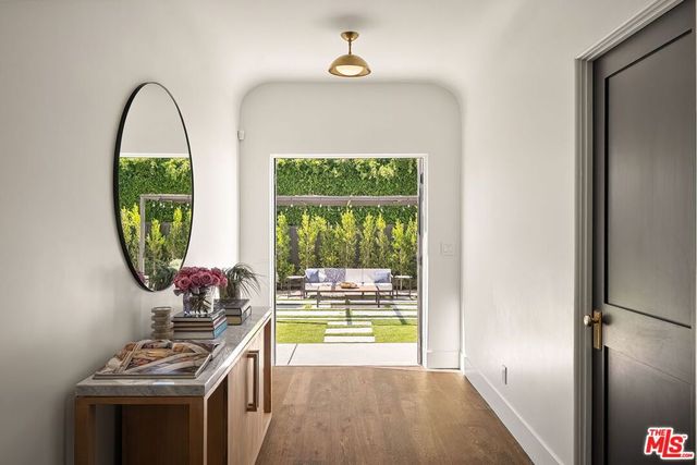 341 S Roxbury Drive, Beverly Hills, CA 90212