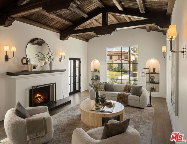 341 S Roxbury Drive, Beverly Hills, CA 90212