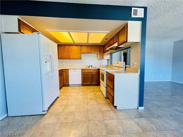 3716 Snorkel Circle 2, Las Vegas, NV 89108