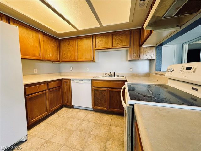 3716 Snorkel Circle 2, Las Vegas, NV 89108