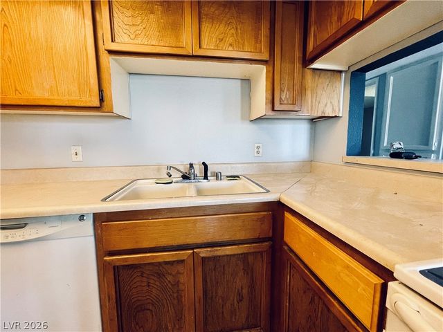 3716 Snorkel Circle 2, Las Vegas, NV 89108