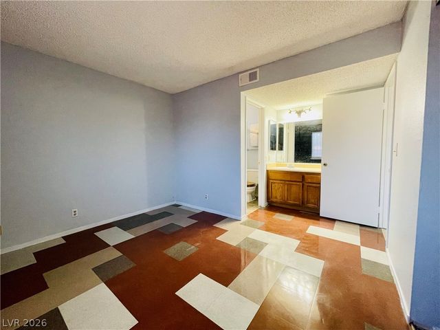 3716 Snorkel Circle 2, Las Vegas, NV 89108