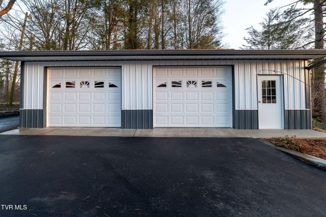 2111 Lee Highway, Bristol, VA 24201