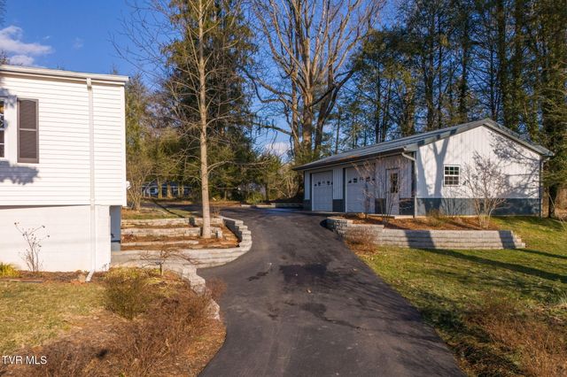 2111 Lee Highway, Bristol, VA 24201