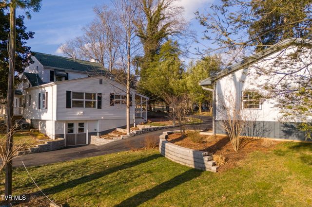 2111 Lee Highway, Bristol, VA 24201