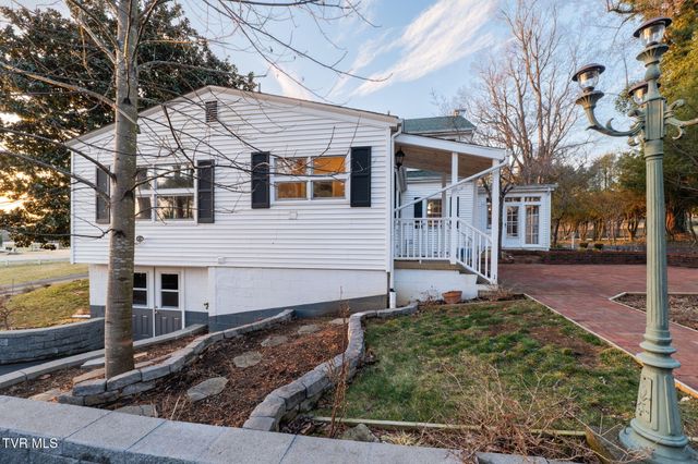 2111 Lee Highway, Bristol, VA 24201