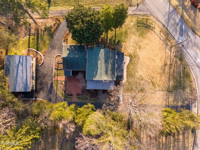 2111 Lee Highway, Bristol, VA 24201