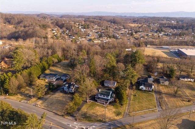 2111 Lee Highway, Bristol, VA 24201