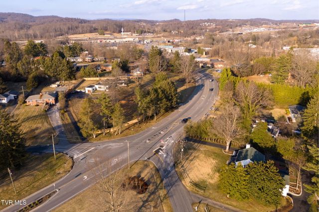 2111 Lee Highway, Bristol, VA 24201