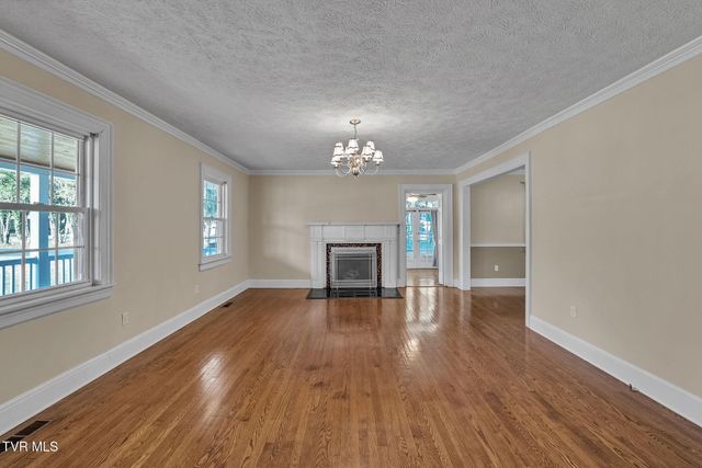 2111 Lee Highway, Bristol, VA 24201