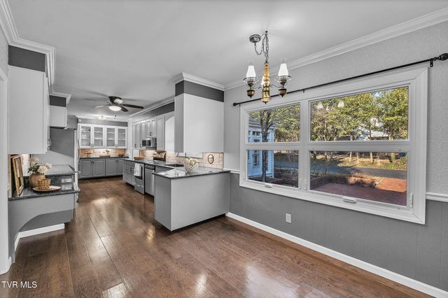 2111 Lee Highway, Bristol, VA 24201