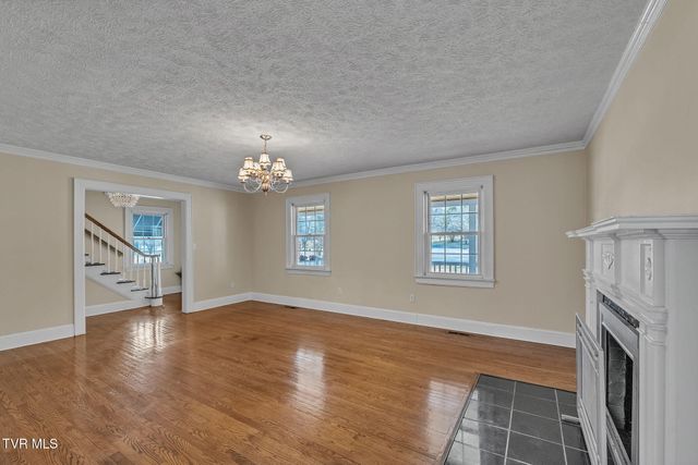 2111 Lee Highway, Bristol, VA 24201