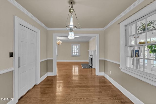 2111 Lee Highway, Bristol, VA 24201