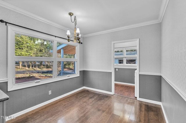 2111 Lee Highway, Bristol, VA 24201