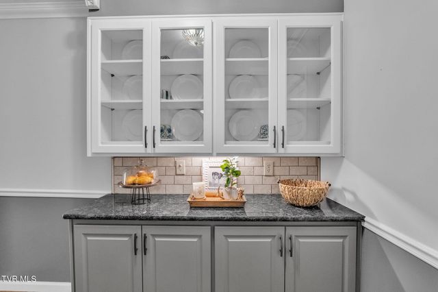 2111 Lee Highway, Bristol, VA 24201