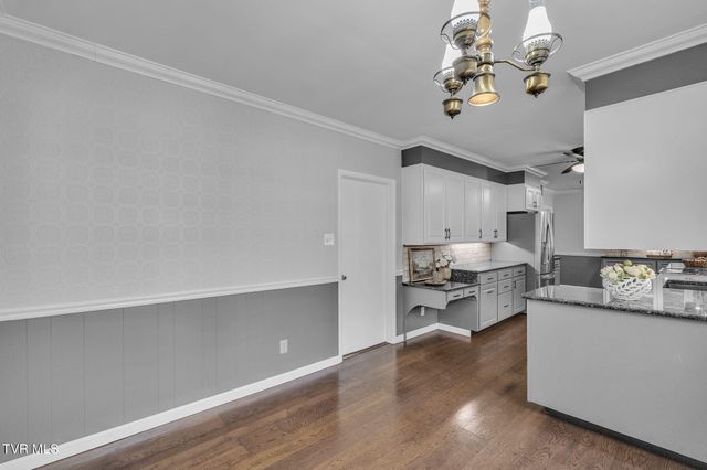 2111 Lee Highway, Bristol, VA 24201