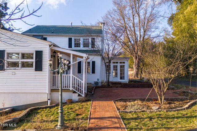 2111 Lee Highway, Bristol, VA 24201