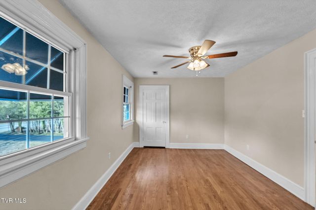 2111 Lee Highway, Bristol, VA 24201