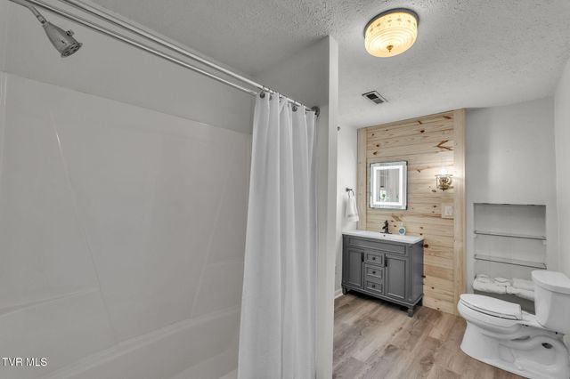 2111 Lee Highway, Bristol, VA 24201