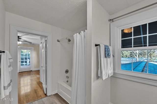 2111 Lee Highway, Bristol, VA 24201