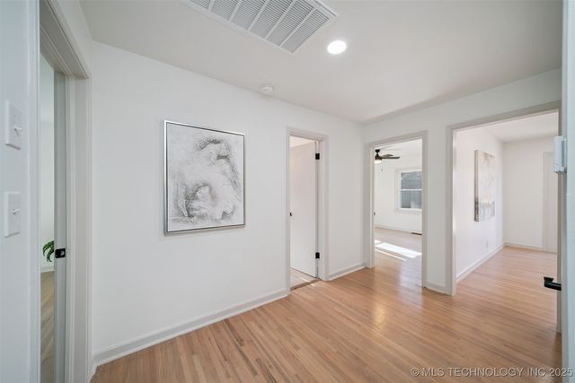 2140 S Columbia Avenue, Tulsa, OK 74114