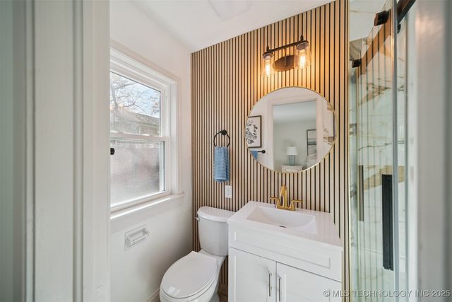 2140 S Columbia Avenue, Tulsa, OK 74114