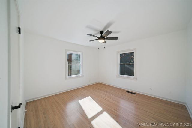 2140 S Columbia Avenue, Tulsa, OK 74114