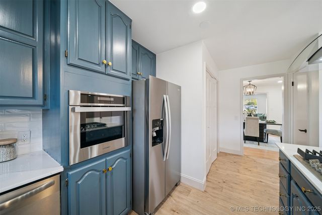 2140 S Columbia Avenue, Tulsa, OK 74114