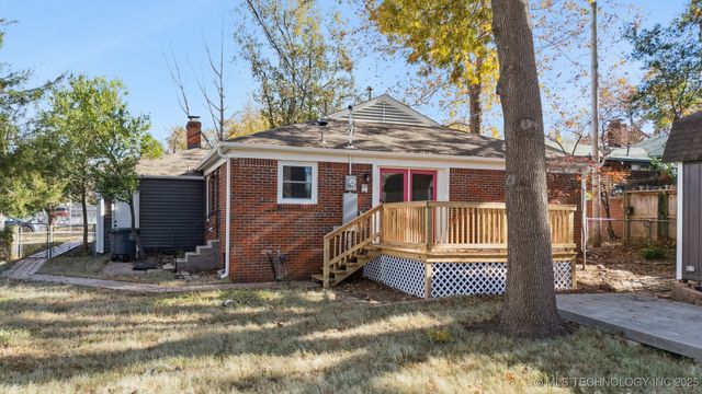 2140 S Columbia Avenue, Tulsa, OK 74114