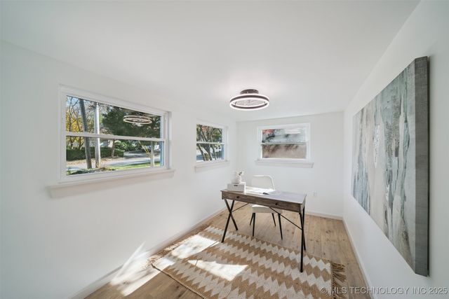 2140 S Columbia Avenue, Tulsa, OK 74114