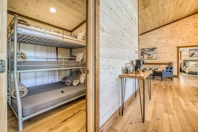 150 Oak Hill Drive, Mineral Bluff, GA 30559