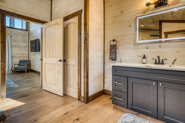 150 Oak Hill Drive, Mineral Bluff, GA 30559