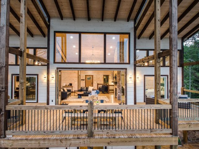 150 Oak Hill Drive, Mineral Bluff, GA 30559