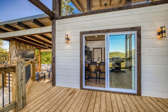 150 Oak Hill Drive, Mineral Bluff, GA 30559