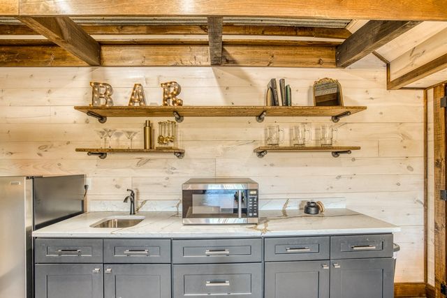 150 Oak Hill Drive, Mineral Bluff, GA 30559