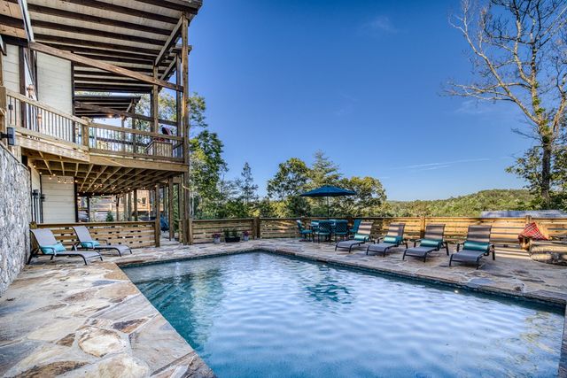 150 Oak Hill Drive, Mineral Bluff, GA 30559